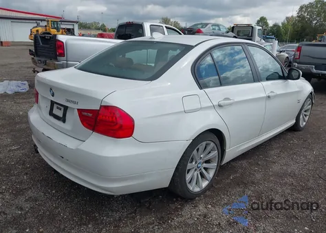 2011 BMW 328I xDrive z USA, uszkodzony, nr VIN WBAPK5C5XBF126747